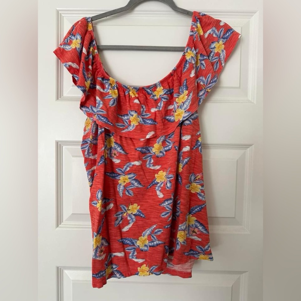 Old Navy top
Size XL